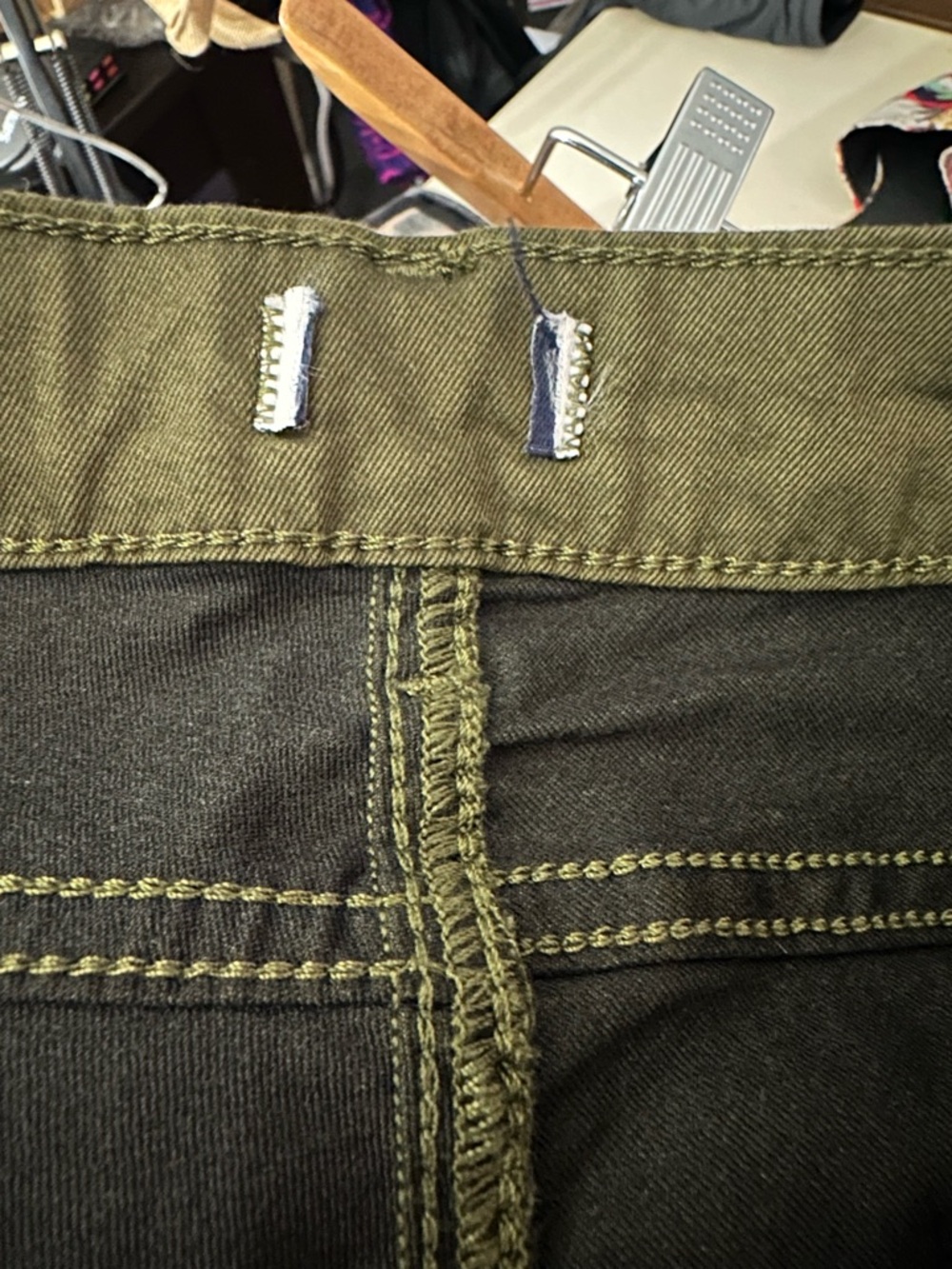 Liu Jo Olive Flared Jean -inseam 35.5 - Picture 4 of 8